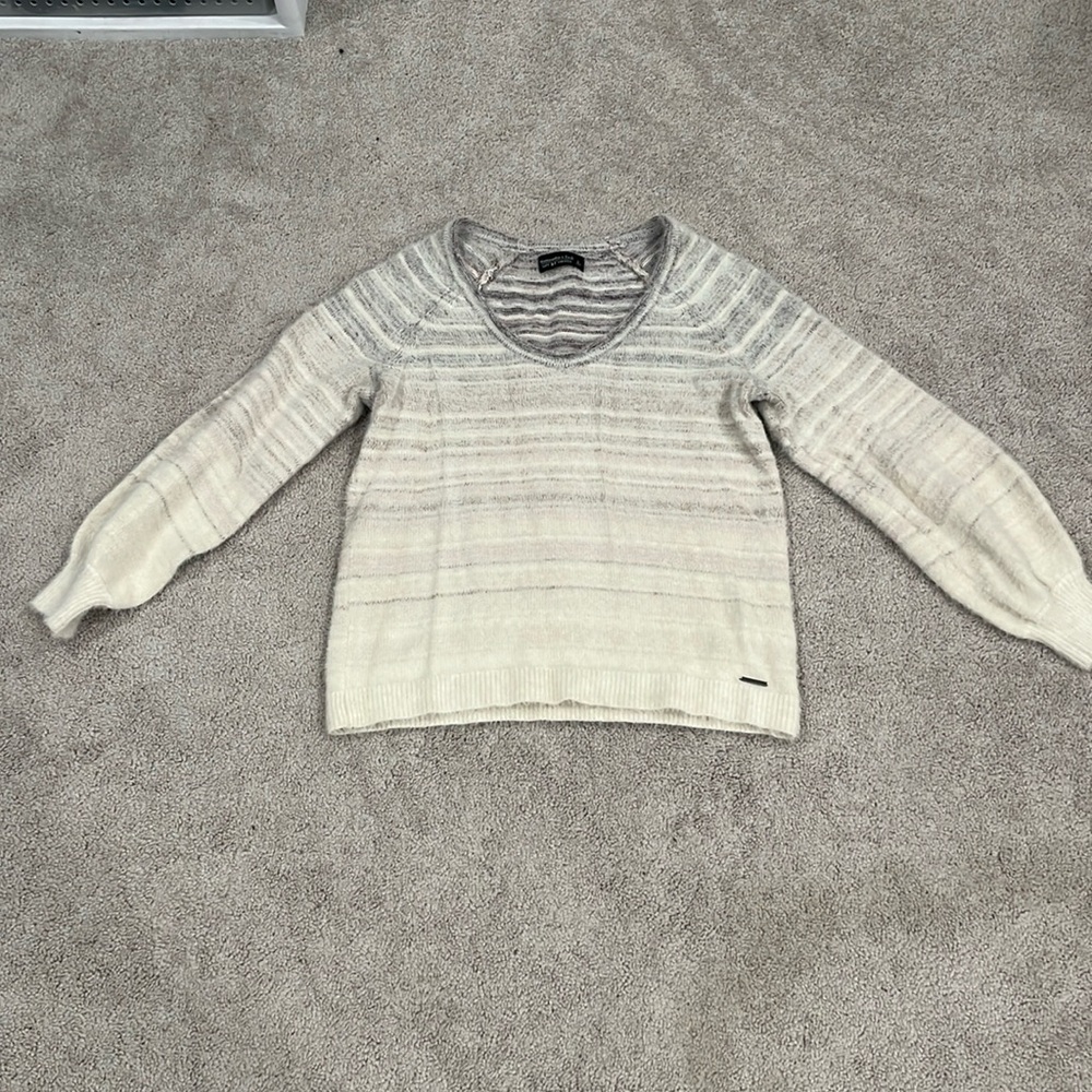 Abercrombie & Fitch Eyelash V-Neck Sweater in Cream with Purple Ombré - Size L